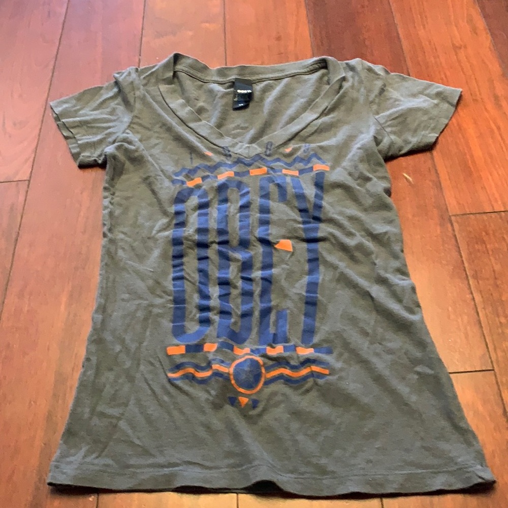 Obey top